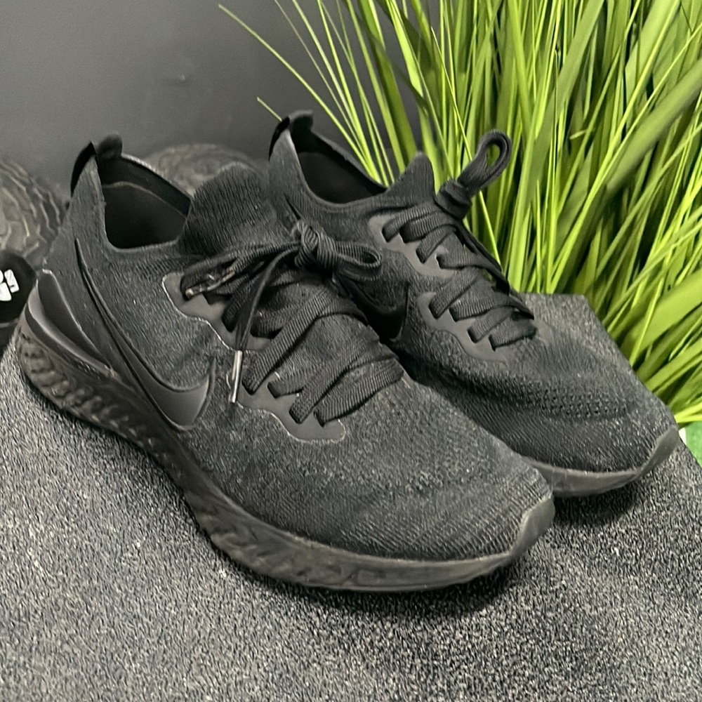 Size 8 Nike Epic React. All black.